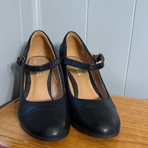Clark’s Elegant Black Mary Jane Women's Shoes